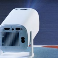 Ecran de projection, mini Projecteur Intelligent P30 PRO Android 14, vue de trois quarts