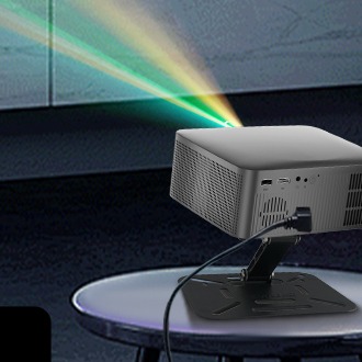 Mini Vidéoprojecteur Android 14 WiFi6 Bluetooth, vue de trois quarts