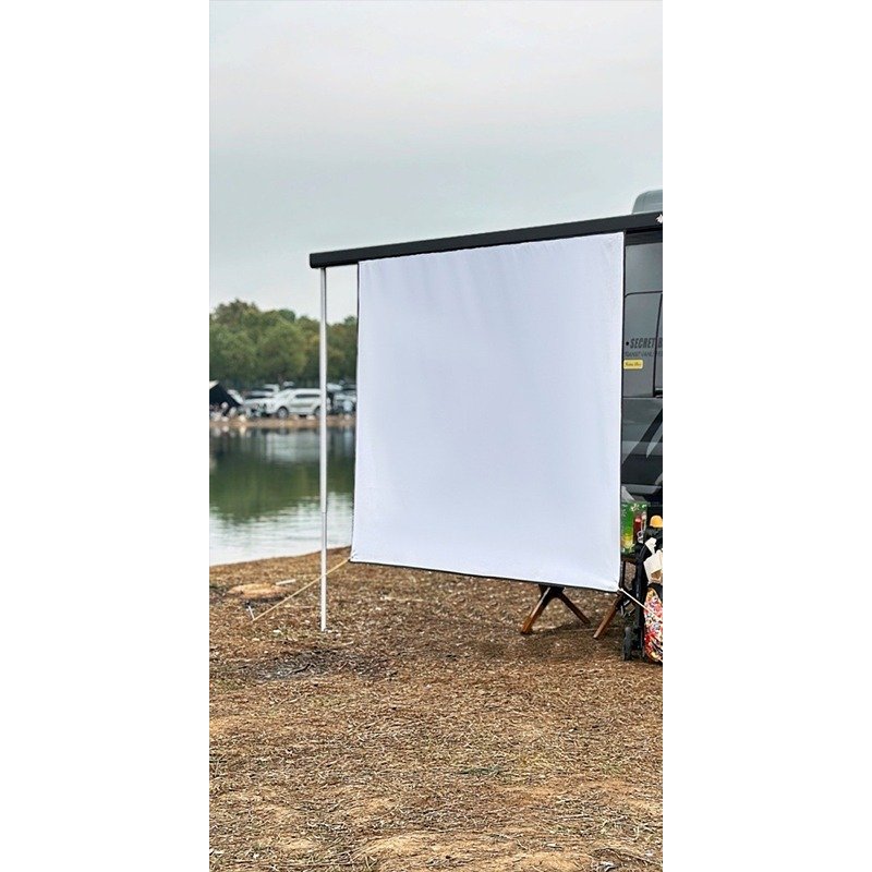Écran de projection pour auvent de camping-car, 2 x 1,5 m, toile tendue au bord de l'eau