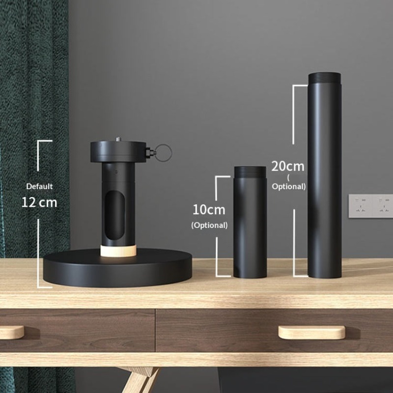 Support vidéoprojecteur plafond à tube aluminium et disque discret, vue de trois quarts