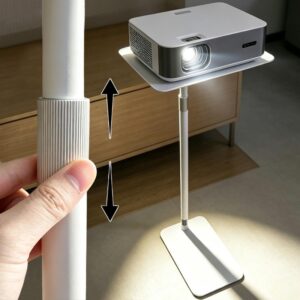 Support vidéoprojecteur sur pied à plateau déporté, 60 à 120 cm, vue de trois quarts